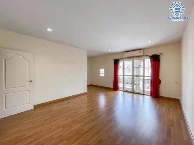 ทาวน์โฮมมือสอง ม. จงสุข วงศ์สว่าง 19 บ้านสวยพร้อมเข้าอยู่ บนเนื้อที่มากถึง 33.80 ตร.ว. ฟังก์ชัน 3 ห้องนอน 3 ห้องน้ำ แถมเครื่องปรับอากาศ 4 เครื่อง + เครื่องทำน้ำอุ่น + เครื่องดูดควัน  บนทำเลที่ดี เชื่อมต่อถนน กรุงเทพ-นนทบุรี, วงศ์สว่าง, รัตนาธิเบศร์ ใกล้รถไฟฟ้า "สถานีวงศ์สว่าง" และใกล้ทางด่วน "ศรีรัช"